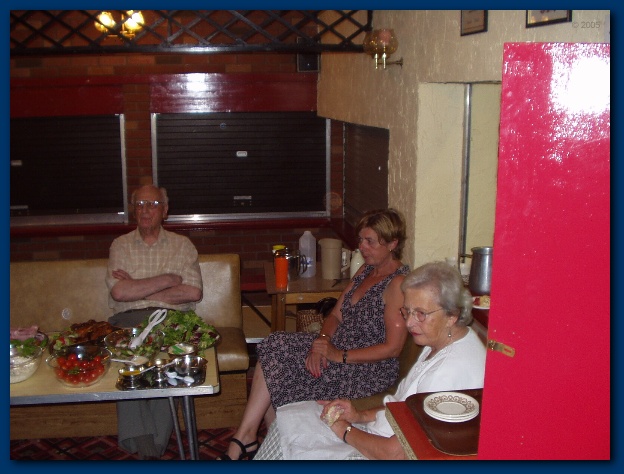 600x449 pixels (114K)